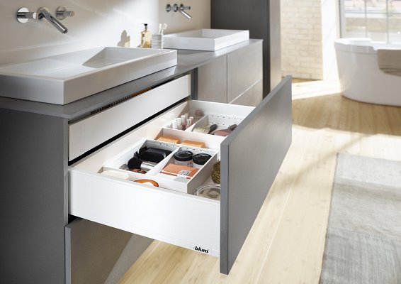Ящик LEGRABOX pure TIP-ON BLUMOTION (высота K 144, глубина 500 мм, до 40 кг), белый шелк